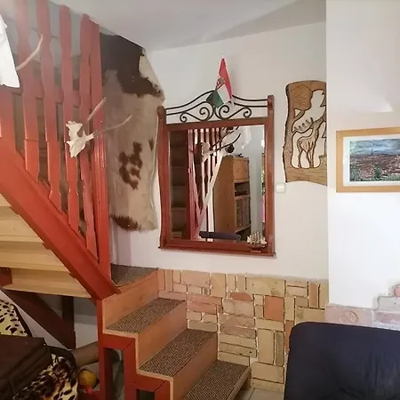 Hébergement de vacances Paradohuta Apartman